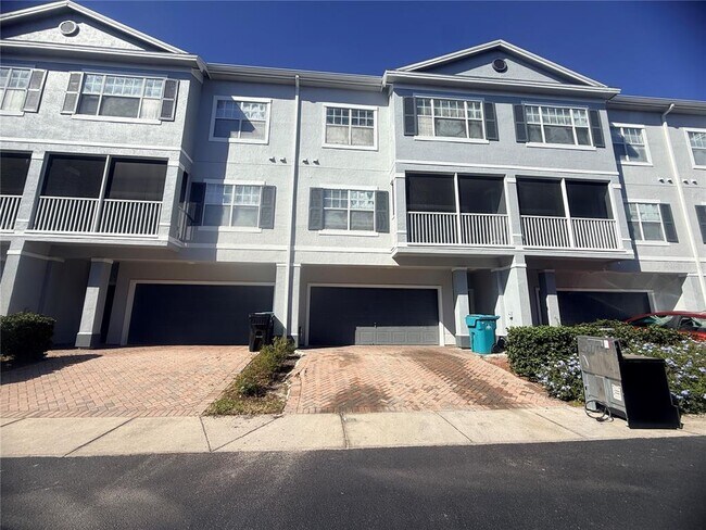 Foto del edificio - 2424 Grand Central Pkwy