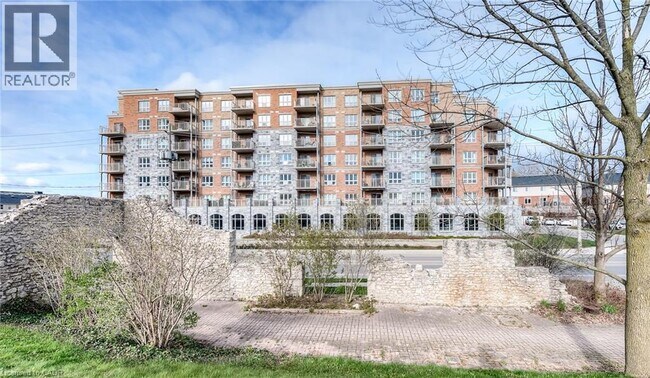 Photo du bâtiment - 155 Water St S