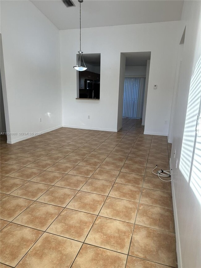 Building Photo - 6706 SW 115th Ct