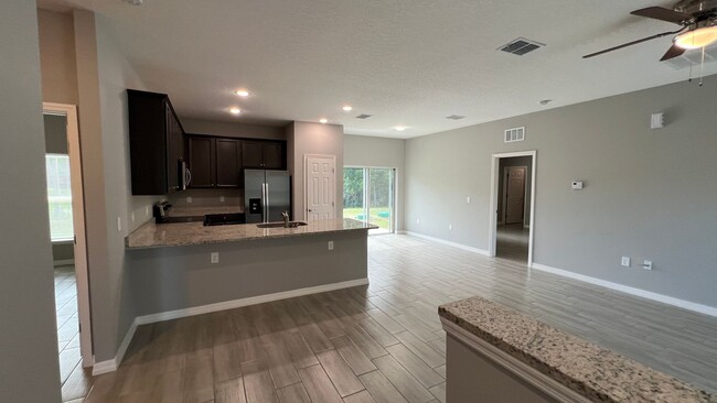 Building Photo - Charming 3 Bed/2 Bath Home in Palm Bay!!!