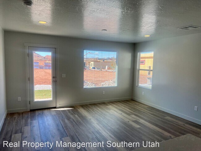 Building Photo - 4 br, 2.5 bath House - 6028 S. Ersa Lane