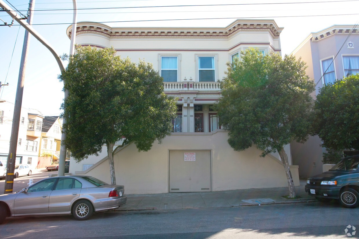 Building Photo - 351 30th St