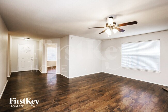 Foto del edificio - 8429 Star Thistle Dr