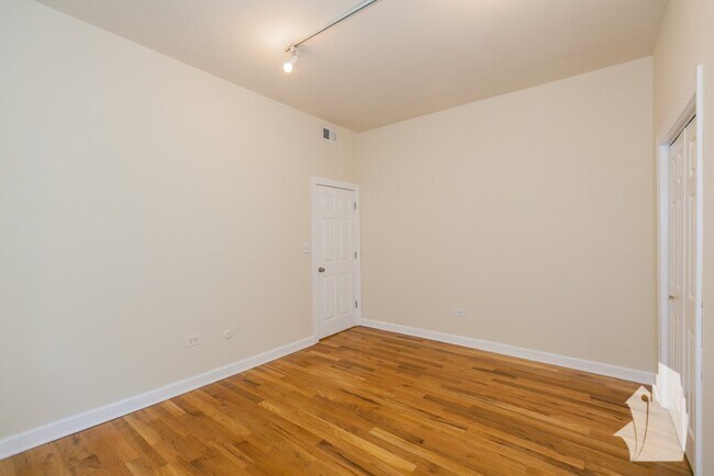 Foto del edificio - 1425 N Dearborn St