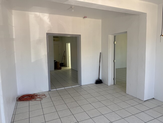 Foto del edificio - 3217 Diaz St