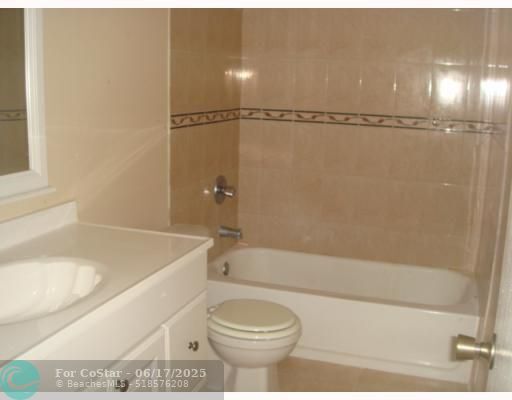 Foto del edificio - 3920 Woodside Dr