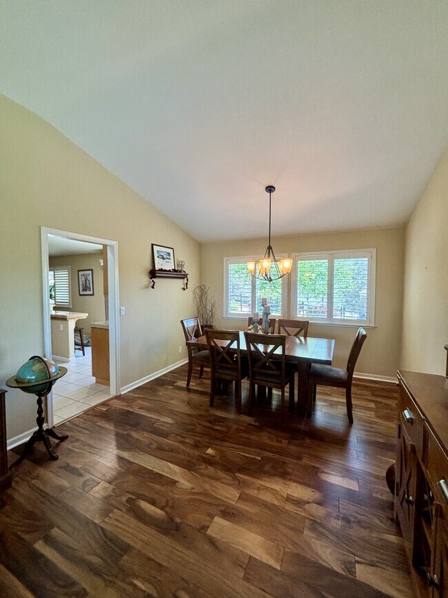 Building Photo - 901 Morgan Ranch Dr