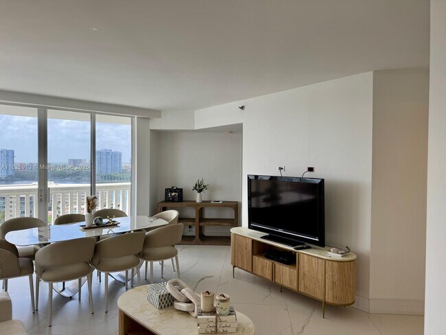 Foto del edificio - 1000 E Island Blvd