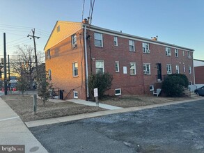 Building Photo - 133 S Courthouse Rd