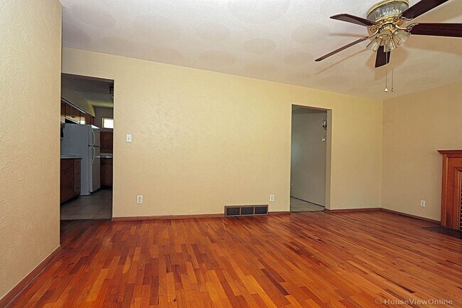 Foto del edificio - House Close To Campus- Available in July 2026