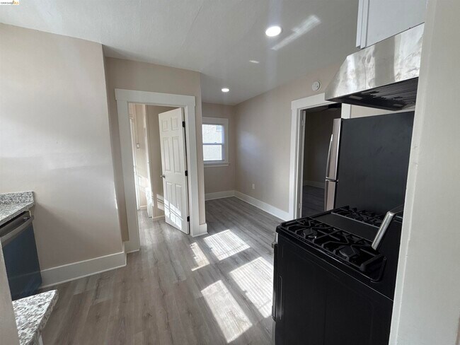 Foto del edificio - 706 E 12th St