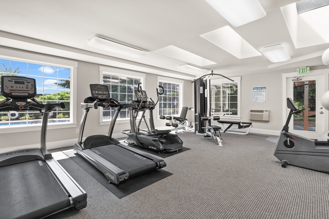 Community Fitness Center - Crossroads at Meridian Apartments