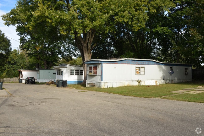 Building Photo - Deerfield Estates