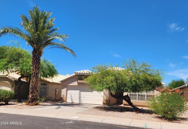 Foto del edificio - 1454 E Comstock Dr