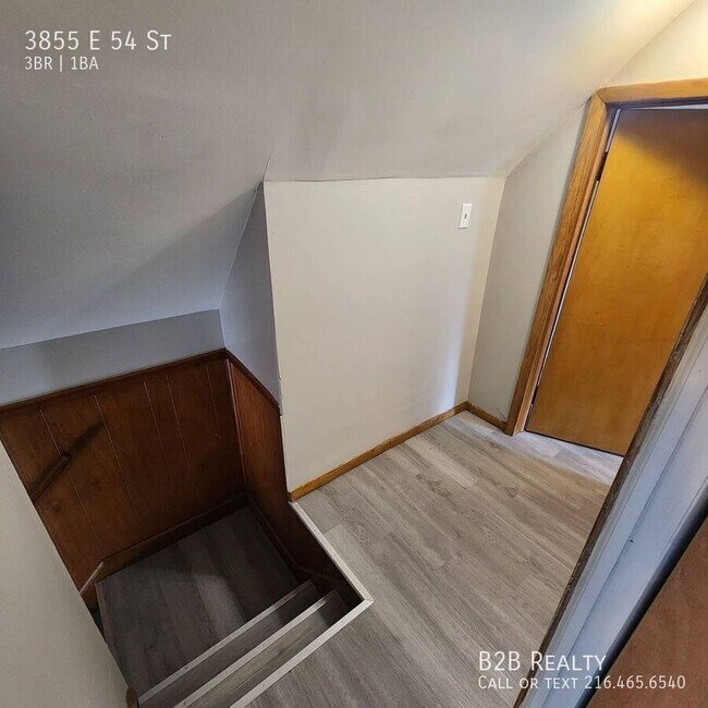 Foto del edificio - 3855 E 54th St