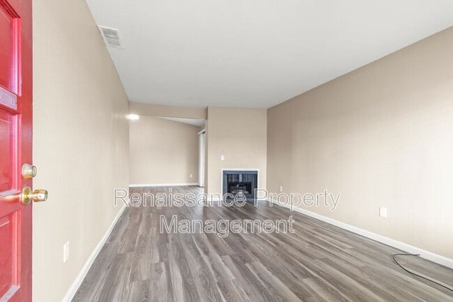 Building Photo - 1394 Pajaro Ave