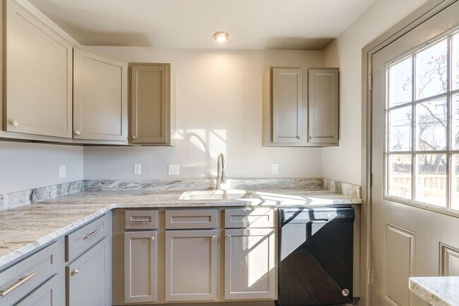 Foto del edificio - 2412 NW 40th St