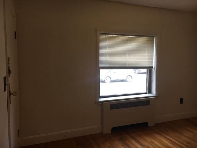 Building Photo - 15 Beechcroft St