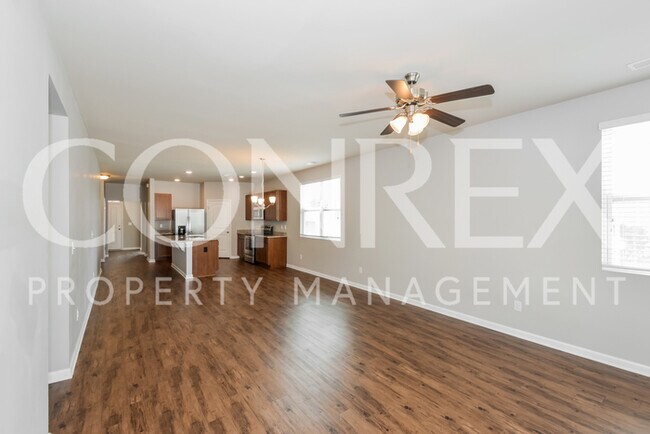 Building Photo - Open Concept 4 Bedroom in Clarksville