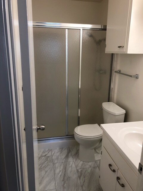 Foto del edificio - 1376 Oliver Ave