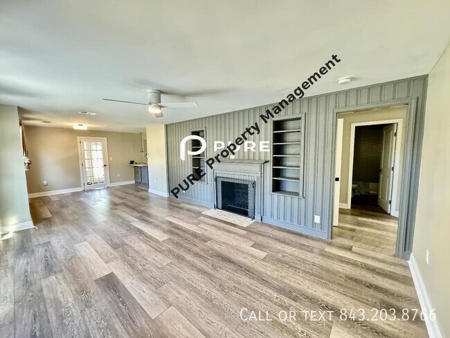 Building Photo - 4 bed, HUGE YARD!