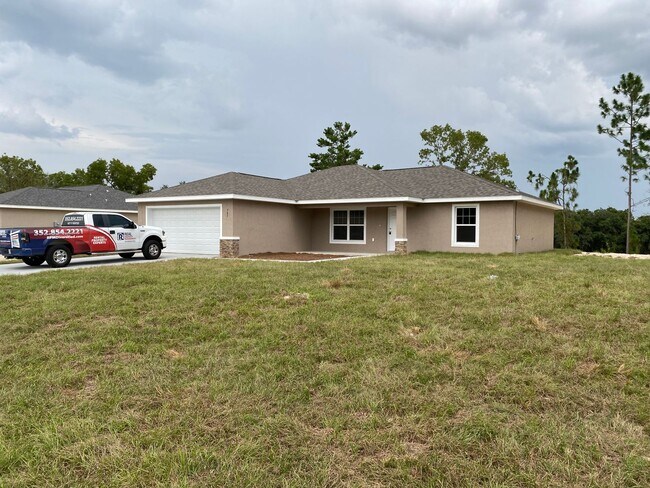 Foto del edificio - Custom Home - Desirable SW Ocala Neighborhood 3/2/2 **Won't Last**