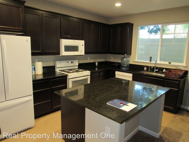 Building Photo - 66 Belle Harbor Circle