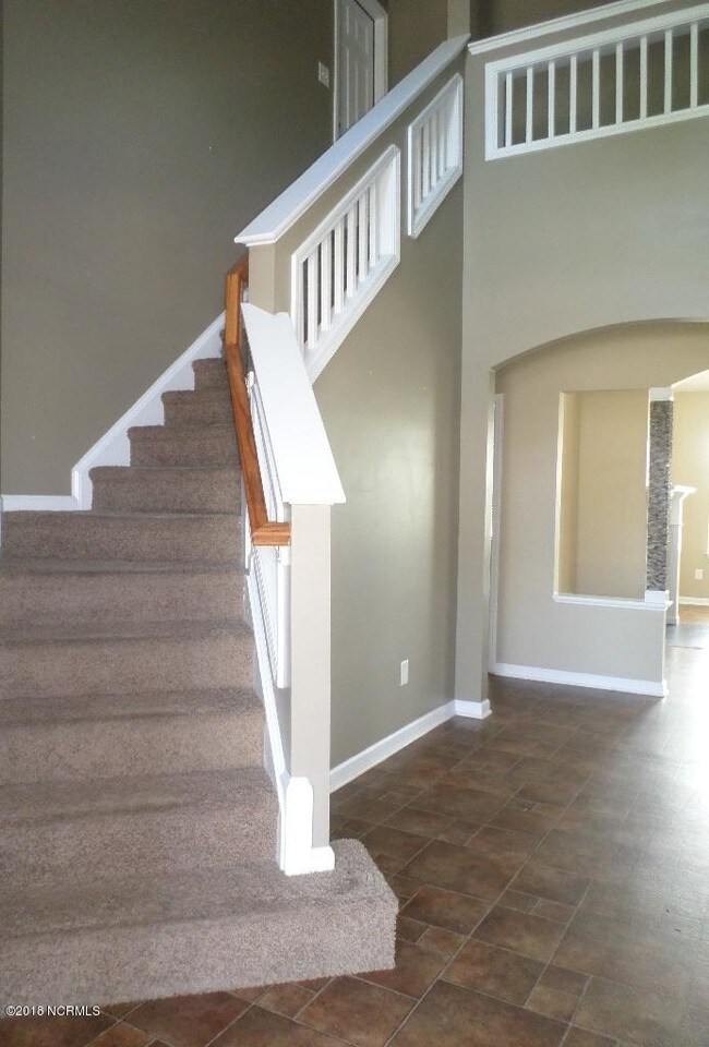 Foto del edificio - 103 Hills Lorough Loop