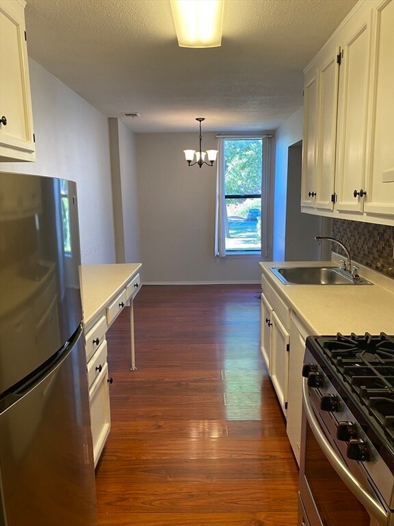 26 Shrewsbury Green Dr Unit E, Shrewsbury, MA 01545 Room for Rent in