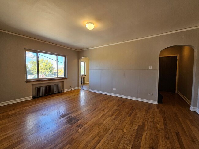 Building Photo - Best Location - Next To City Park 1 Bedroom