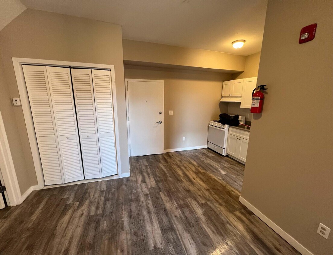 Foto principal - 112 Gregory Ave