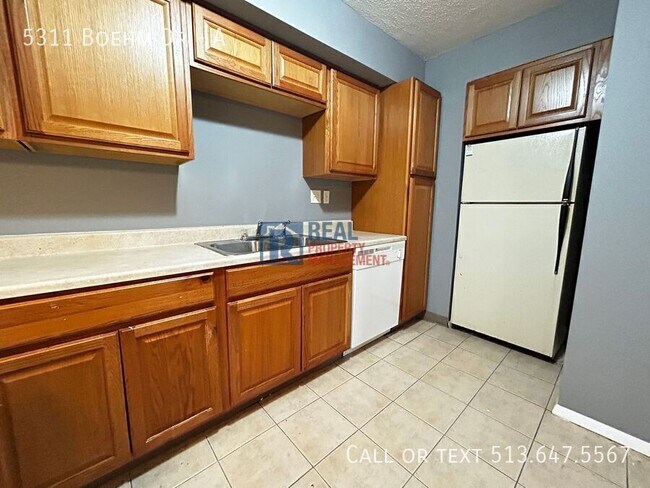 Foto del edificio - 5311 Boehm Dr