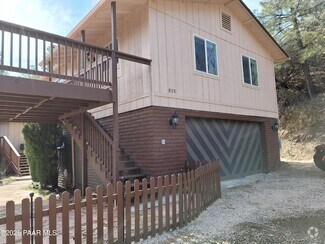 Building Photo - 825 Allen Dr