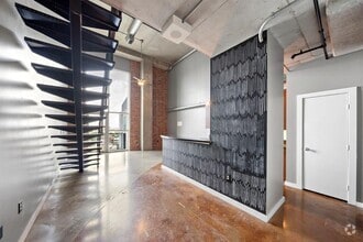 Building Photo - 2000 Bagby St