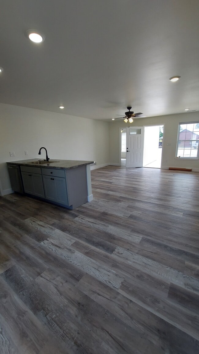 Building Photo - 1709 Soaring Ct