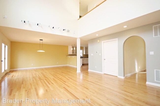 Building Photo - 3 br, 2.5 bath House - 15 Clark Court