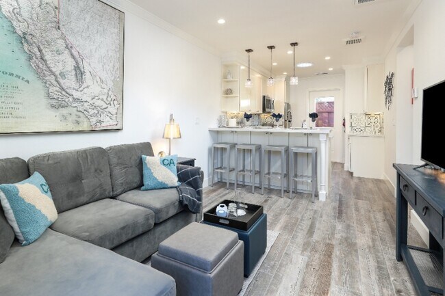 Foto del edificio - 765 E Meadow Dr