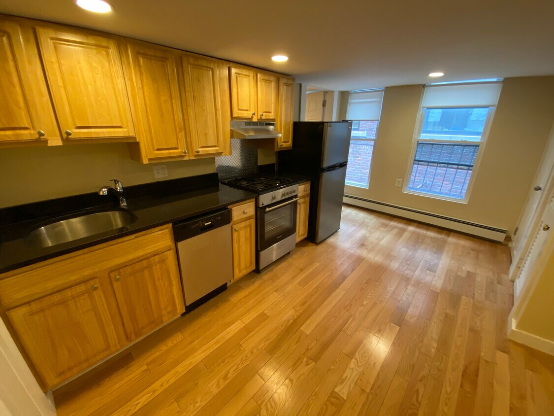Primary Photo - 238 Cambridge St