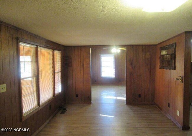 Foto del edificio - Spacious 3 Bedroom, 1 Bathroom Home in Ric...