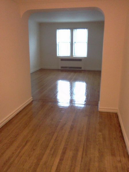 Foto principal - 9750 Queens Blvd
