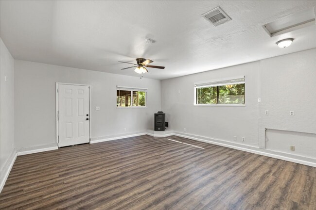 Foto del edificio - 5291 Buckhorn Rd
