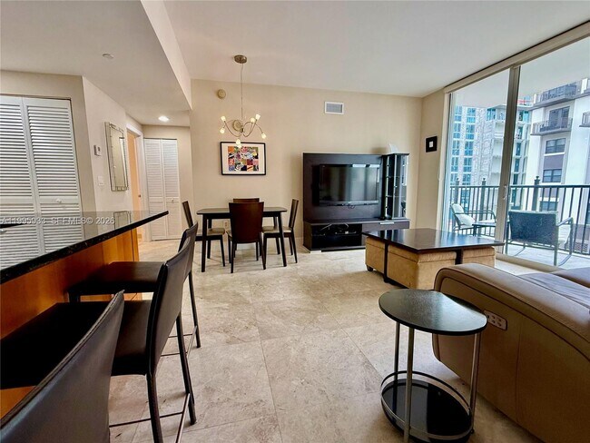 Foto del edificio - 4100 Salzedo St