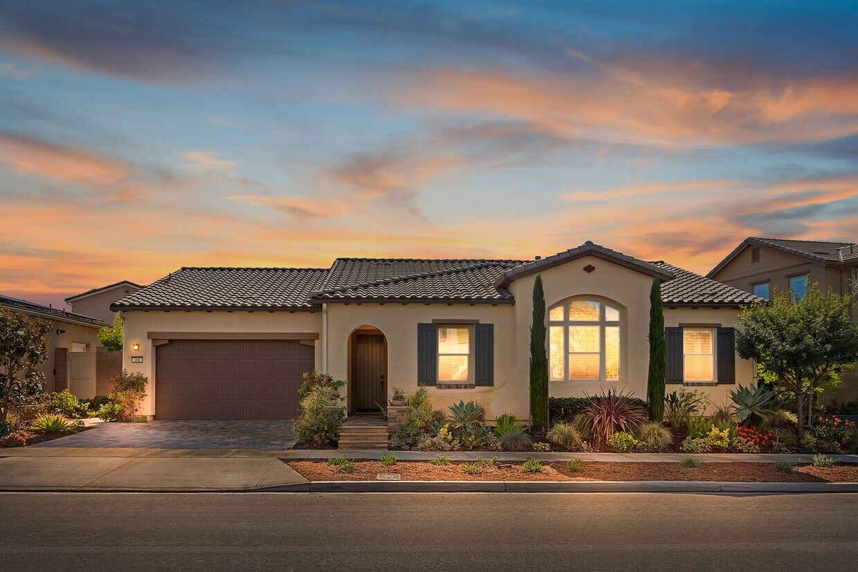 Primary Photo - Spectacular 4 Bedroom - 3 Bath, Single Sto...