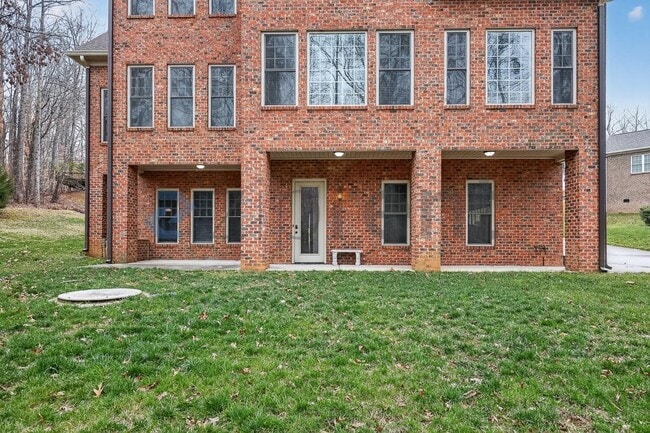 Foto del edificio - 5029 Ardenwoods Dr