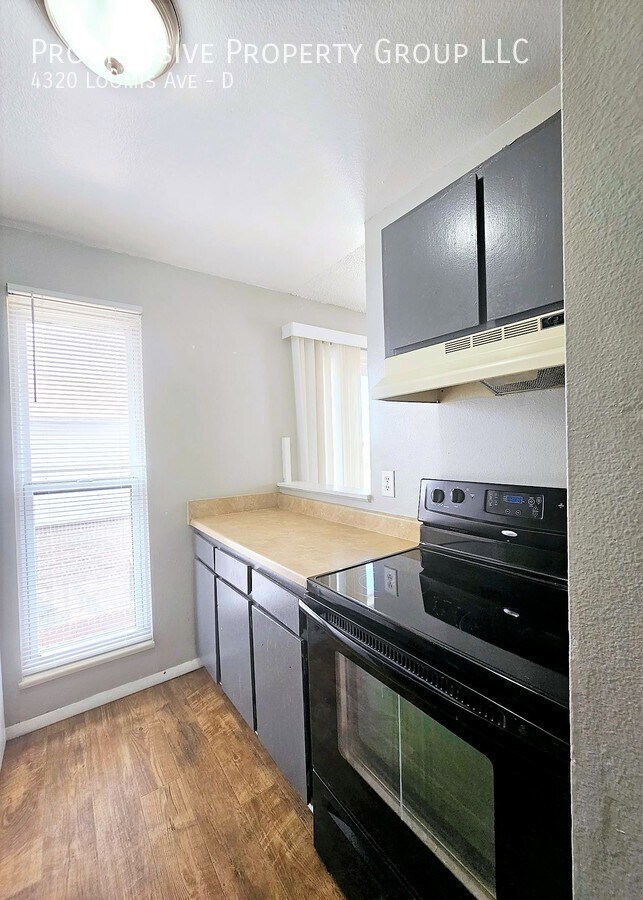 Building Photo - MOVE IN SPECIAL: First Months Rent FREE! C...