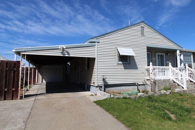 Building Photo - 4918 W. Princeton Pl. Spokane, WA- NuKey R...