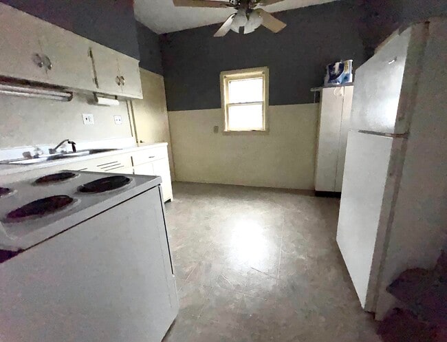 Kitchen - 130 S 12th St