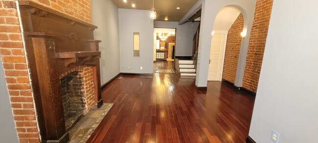 Building Photo - 1128 Park Rd NW