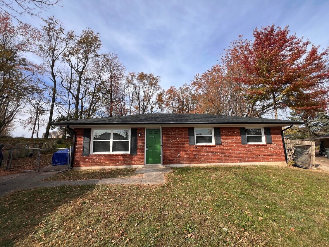 Primary Photo - 1602 Astaire Ct