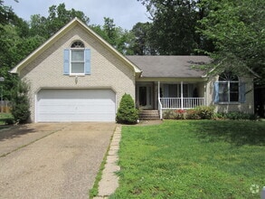 Building Photo - 113 Runaway Ln